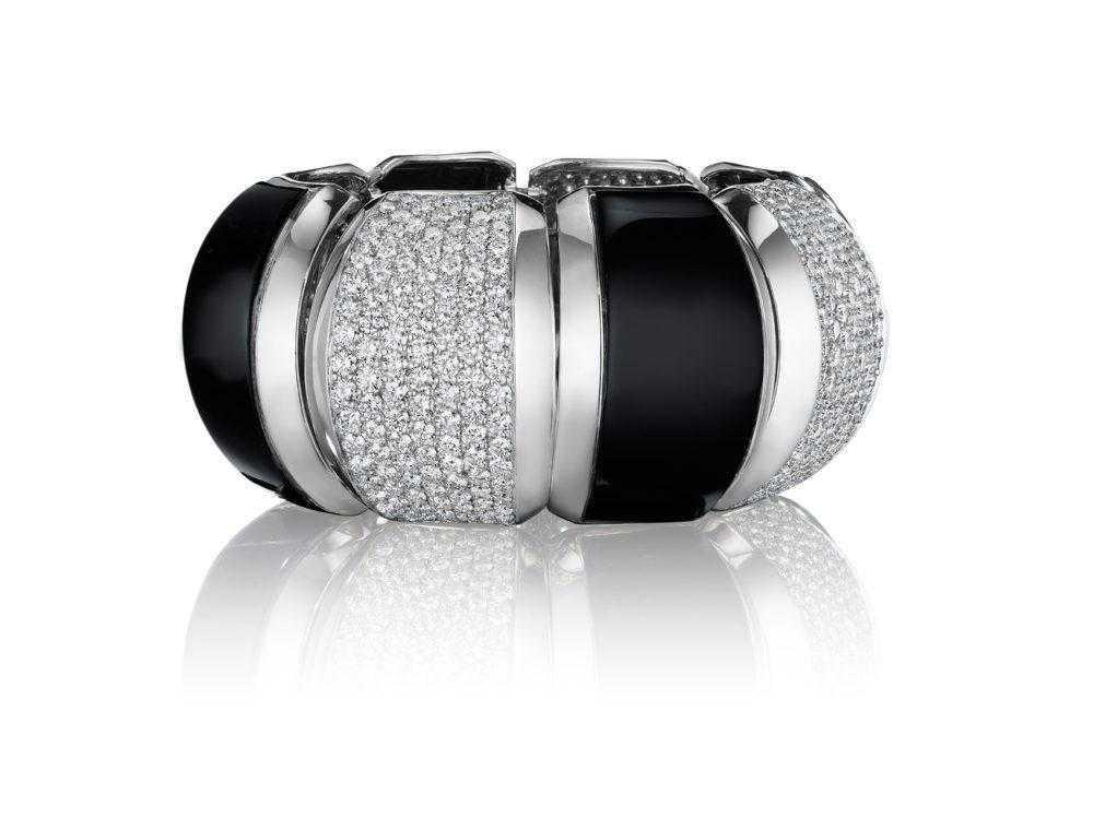 black-onyx-super-bangle-with-diamonds-high-end-jewelry-hammerman-jewels-nyc
