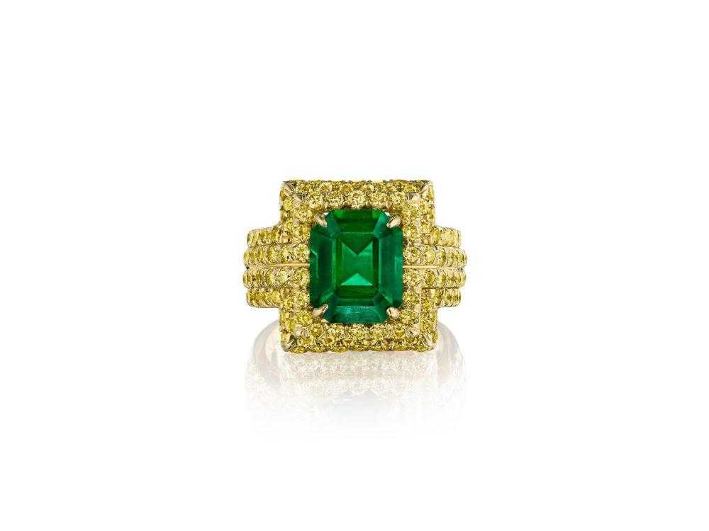 emerald-yellow-diamond-ring-high-end-jewelry-luxury-jewelry-hammerman-jewels
