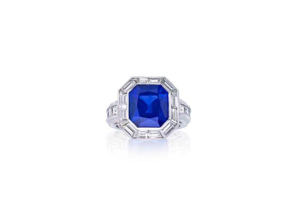kashmir-sapphire-diamond-ring-high-end-jewelry-luxury-jewelry-hammerman-jewels
