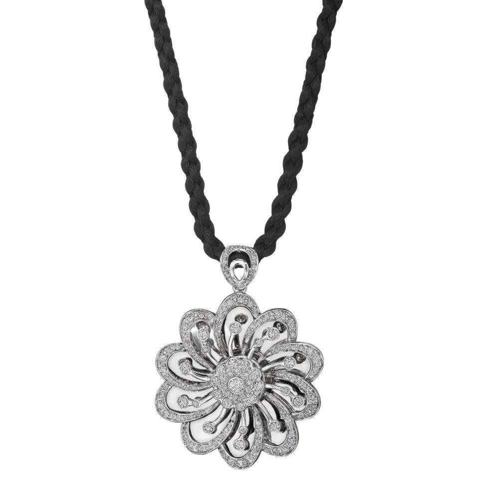 diamond-flower-necklace-high-end-jewelry-luxury-jewelry-hammerman-jewels
