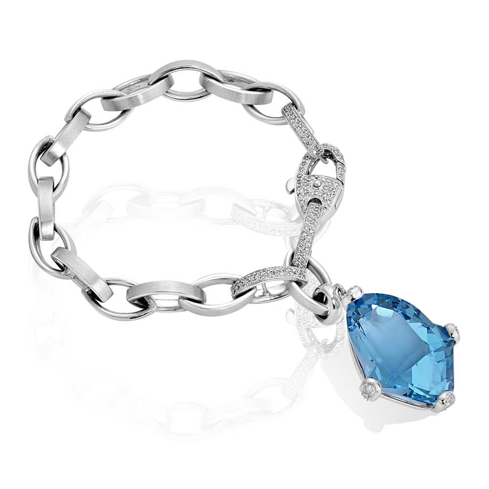 27-1/3 Carat Oval Swiss Blue Topaz and White Topaz Bracelet in Sterling  Silver For Sale at 1stDibs